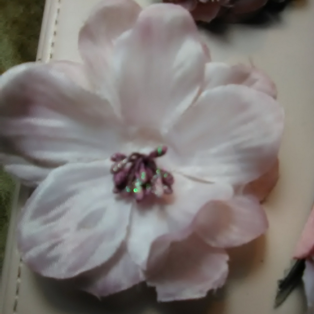 Flower clips - Picture 2 of 5